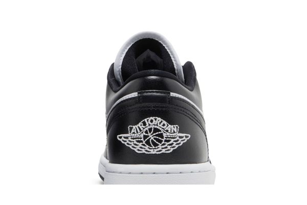 Air Jordan 1 Low ‘Panda’ DC0774-101