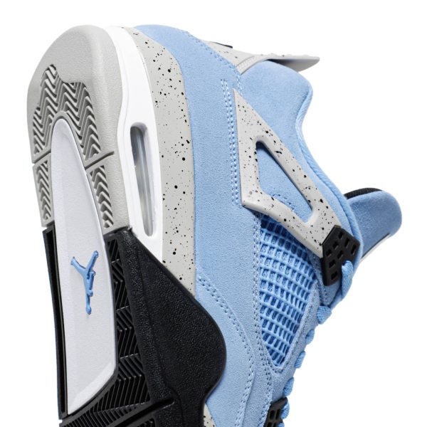 Air Jordan 4 Retro ‘University Blue’ CT8527-400