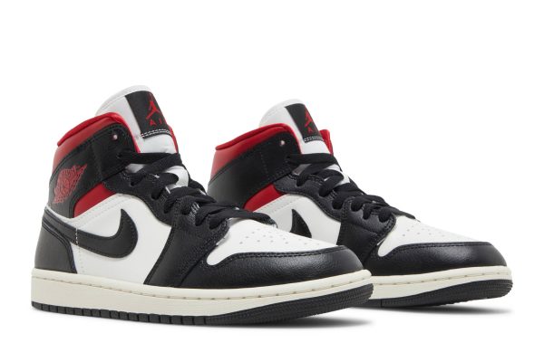 (W) Air Jordan 1 Mid ‘Black Sail Gym Red’ BQ6472-061